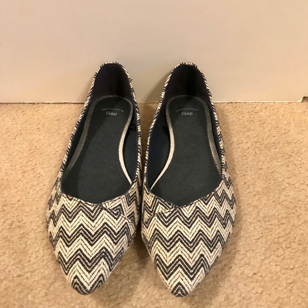 Cream & Navy Flats